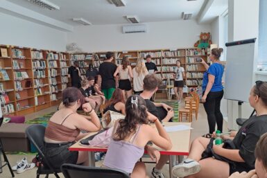 A Műszaki Szaközépiskola tanulóinak látogatása könyvtárunkban A Műszaki Szaközépiskola tanulóinak látogatása könyvtárunkban