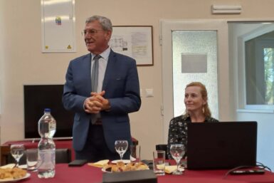 Szakmai párbeszéd könyvek között